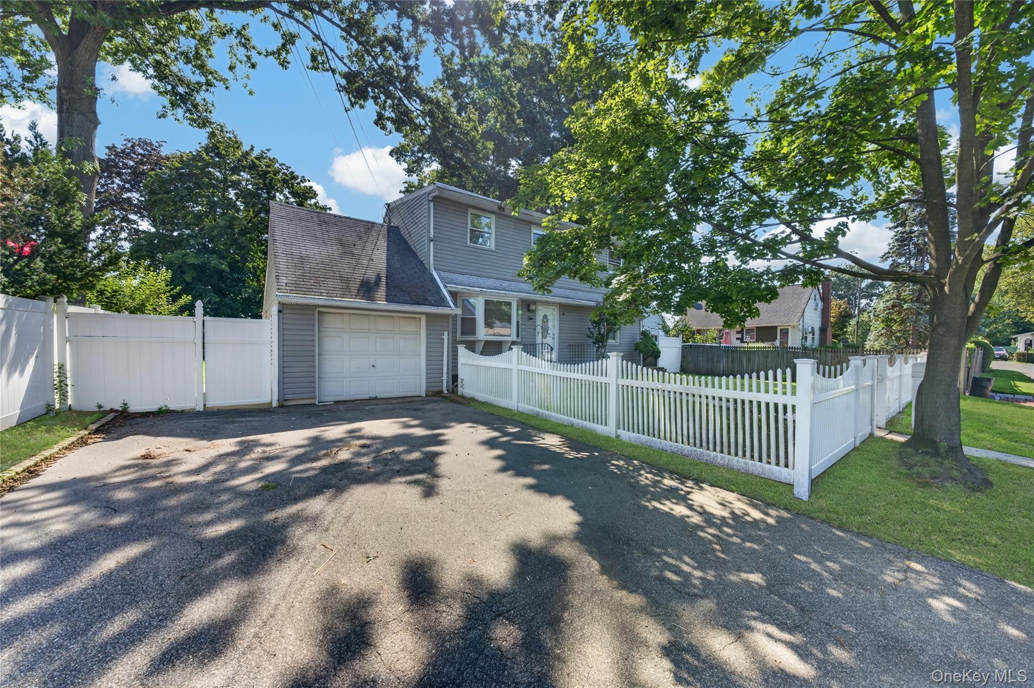 10 Field Place – For Sale photo 4