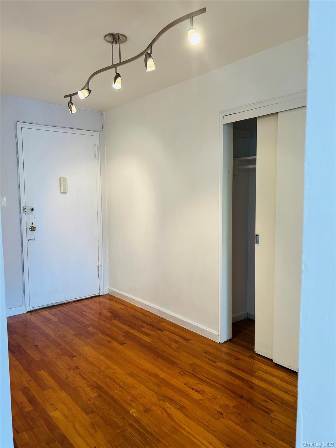 99-10 60th Avenue, Unit 5-F photo 2