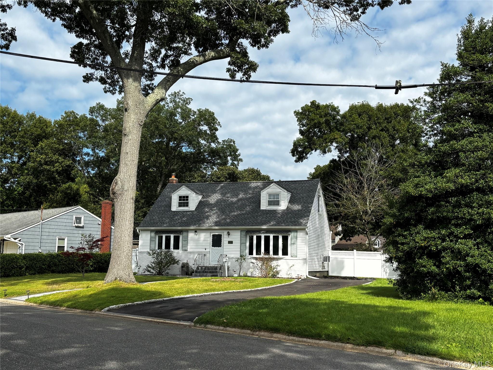 105 Rutledge Road – For Sale photo 3