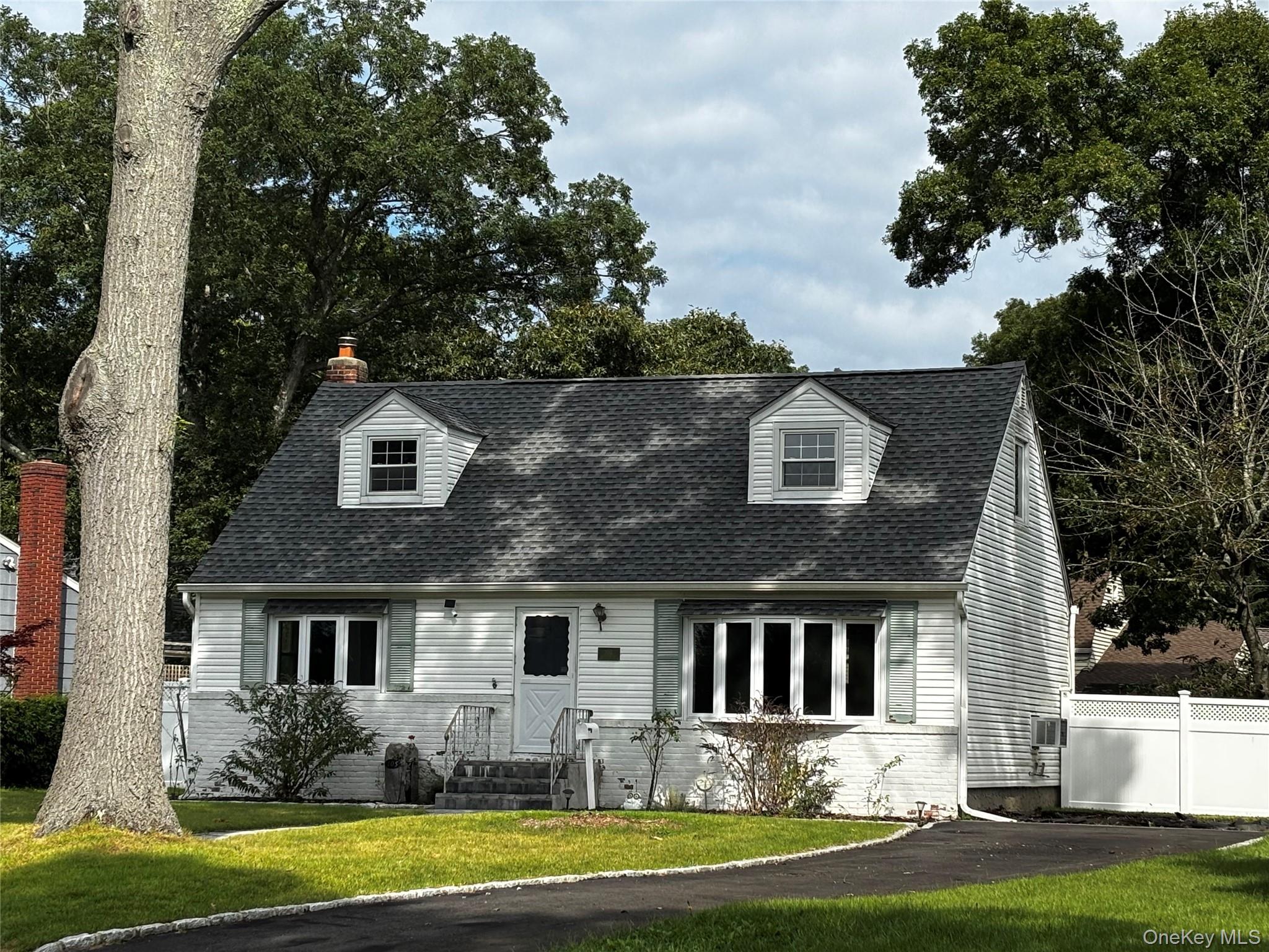 105 Rutledge Road – For Sale photo 2