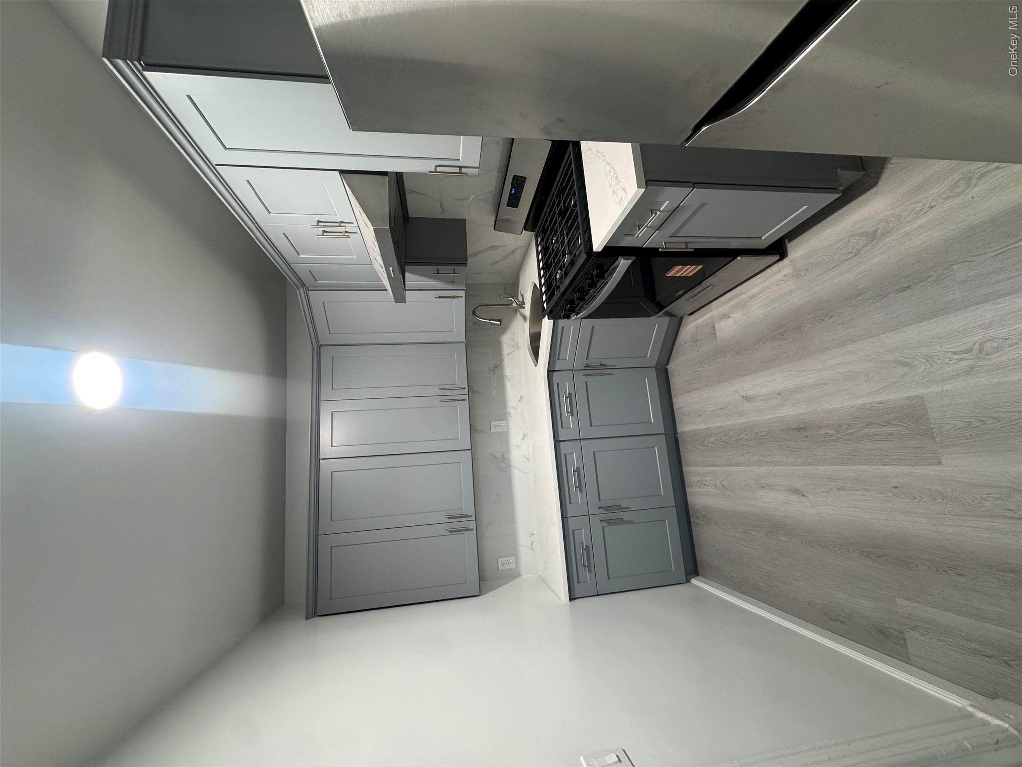 255 Ridgewood Avenue, Unit 2 photo 4