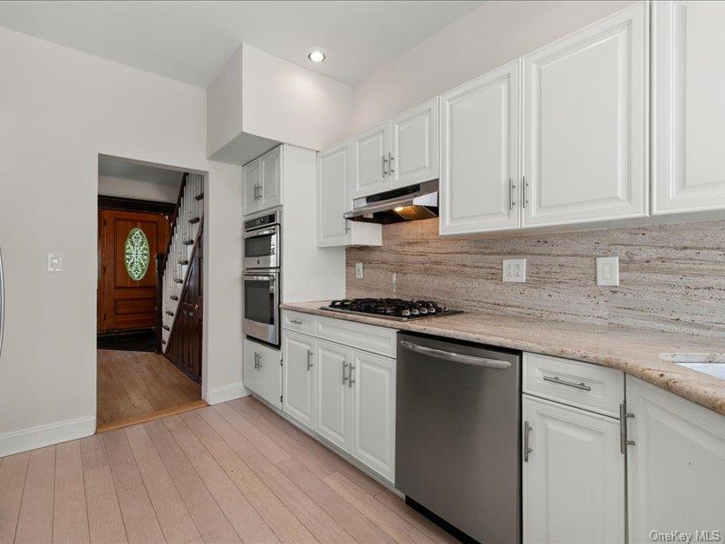 39 12th Avenue – For Sale photo 22