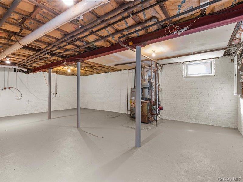 39 12th Avenue – For Sale photo 33