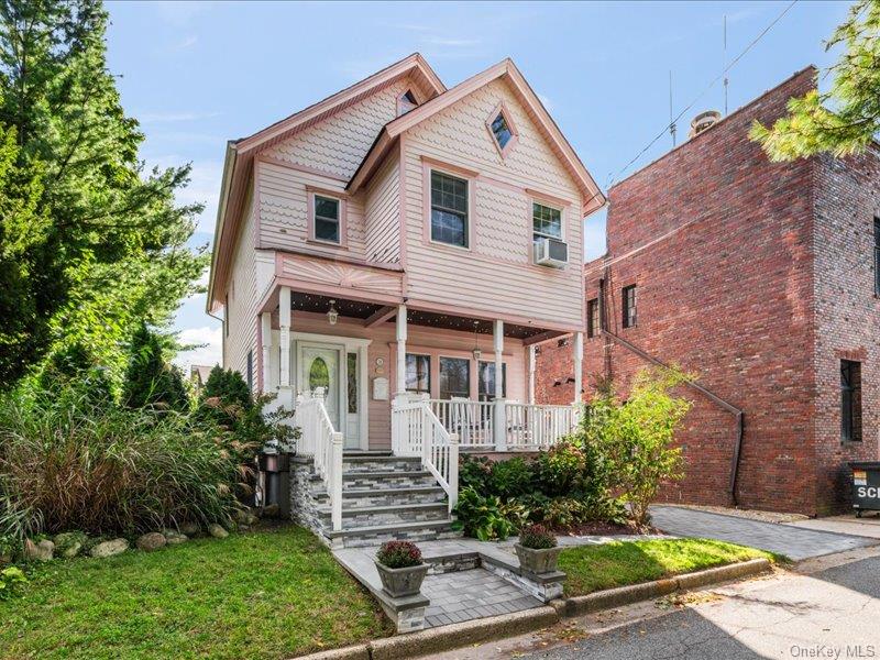 39 12th Avenue – For Sale photo 2