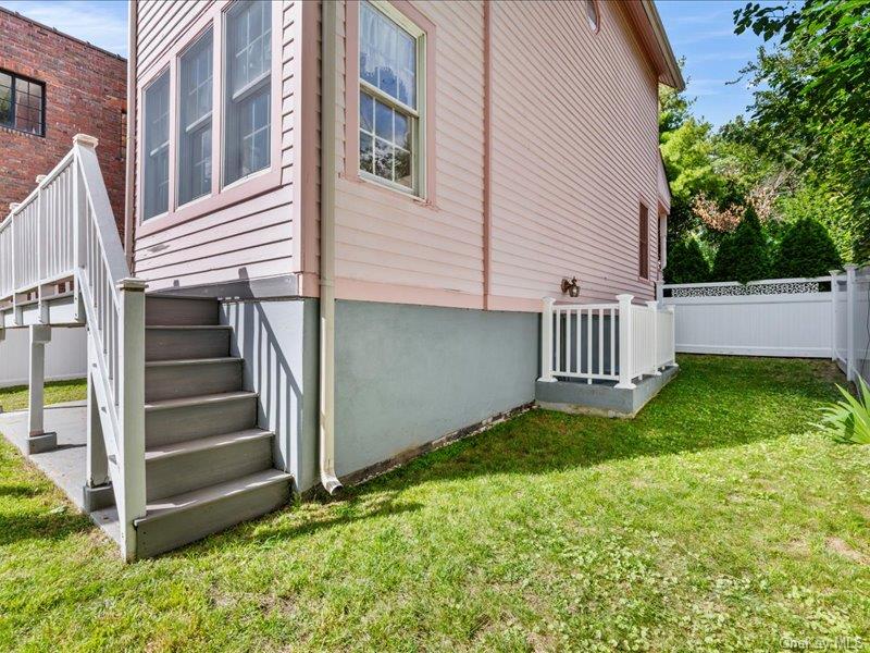 39 12th Avenue – For Sale photo 36