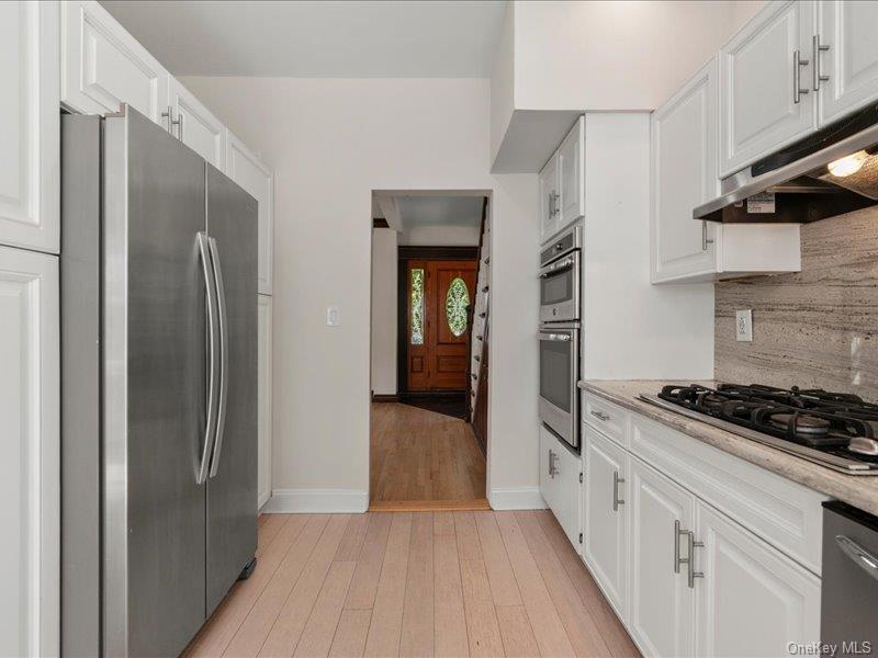 39 12th Avenue – For Sale photo 21
