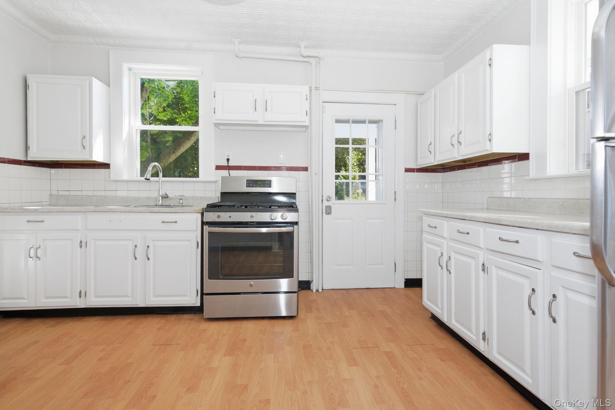 46-48 Robertson Avenue – For Sale photo 10