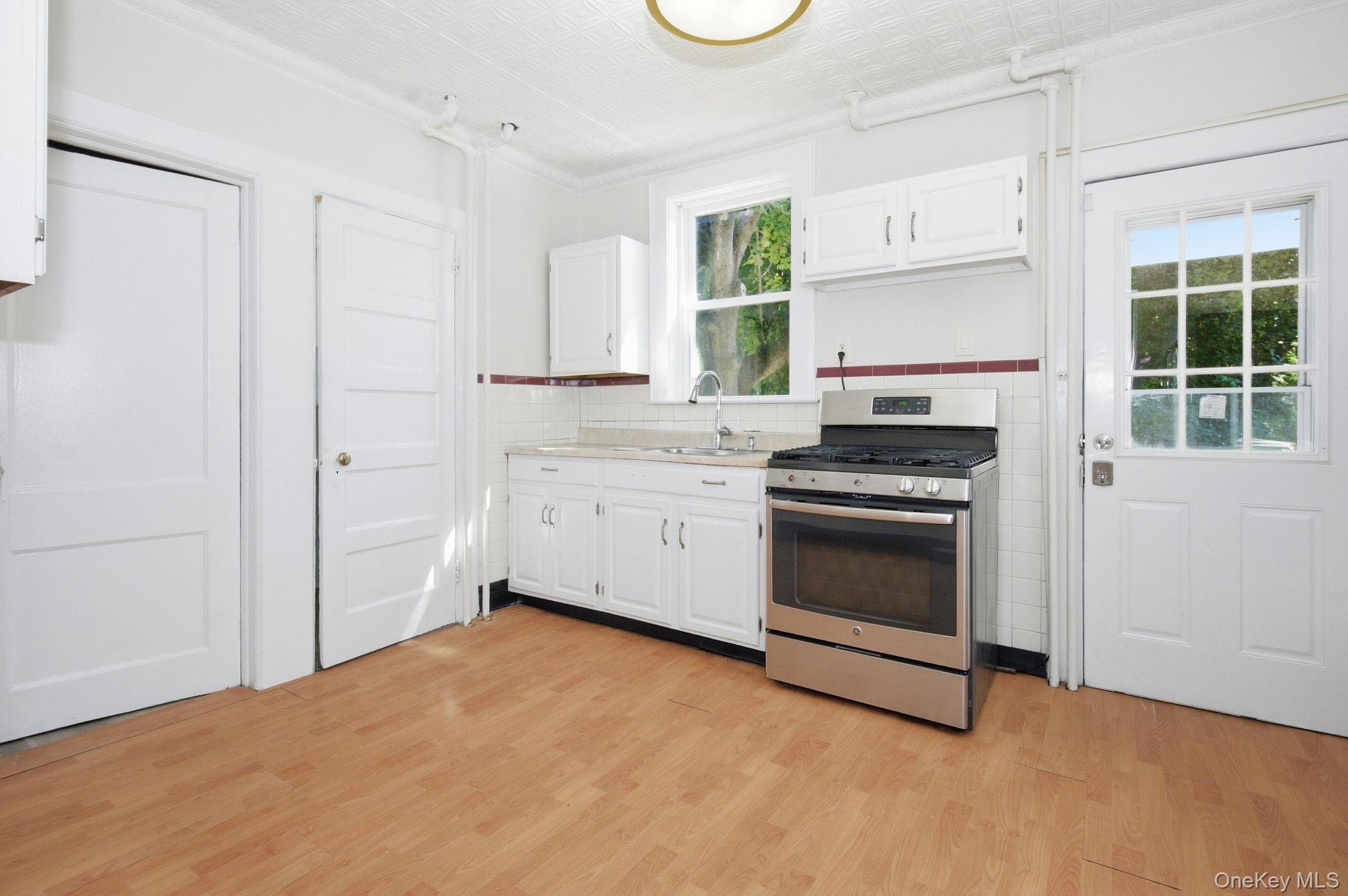46-48 Robertson Avenue – For Sale photo 8