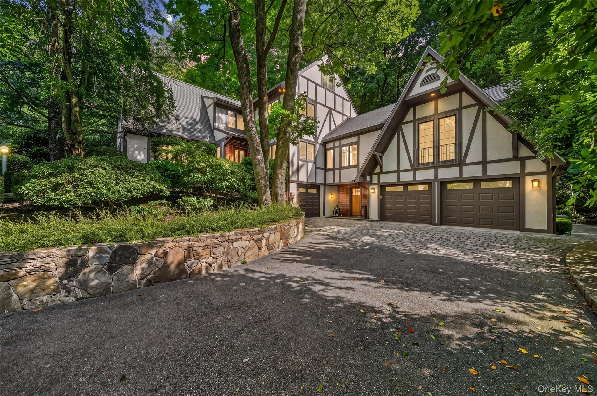 2 McGuire Lane – For Sale