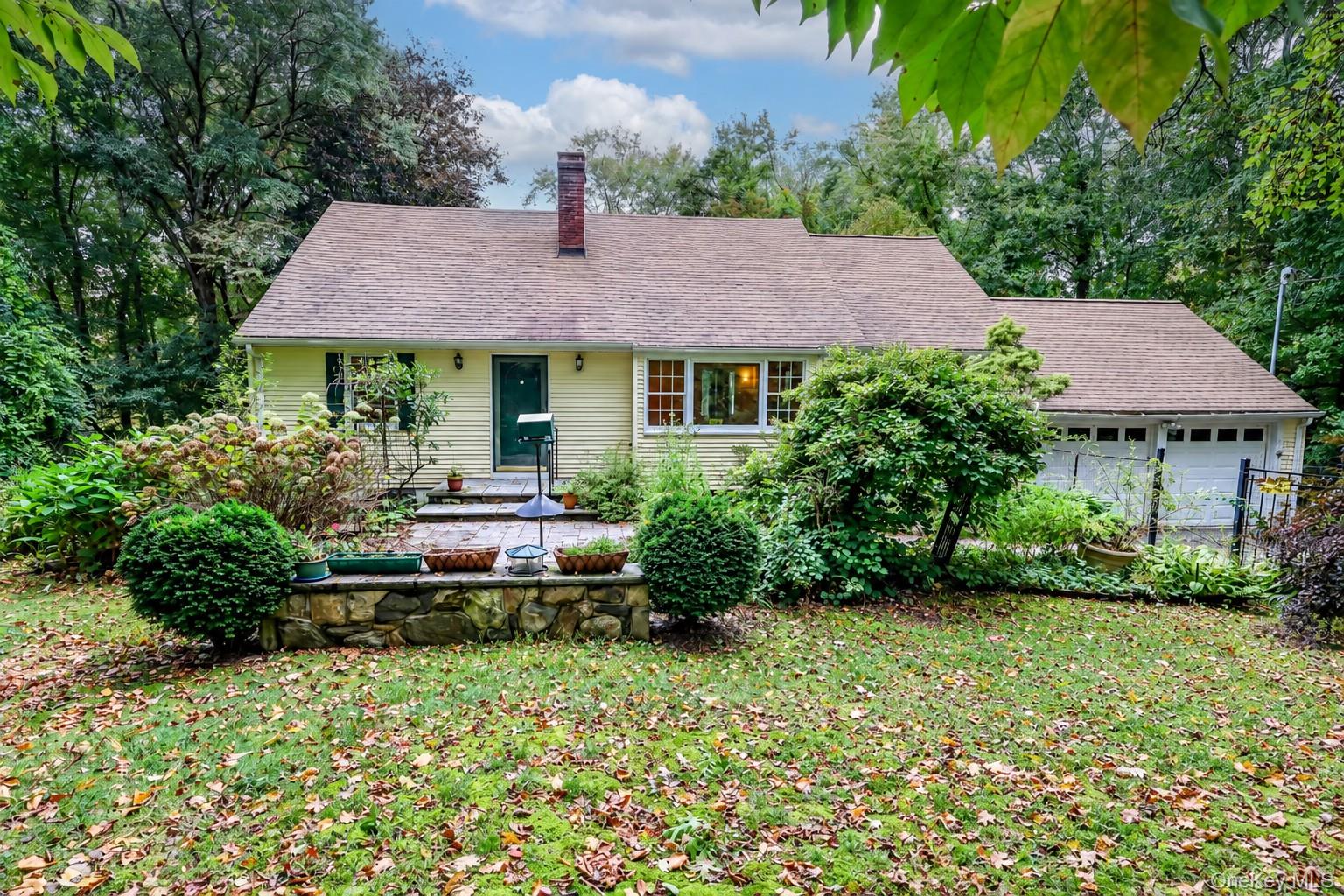6 David Drive – For Sale
