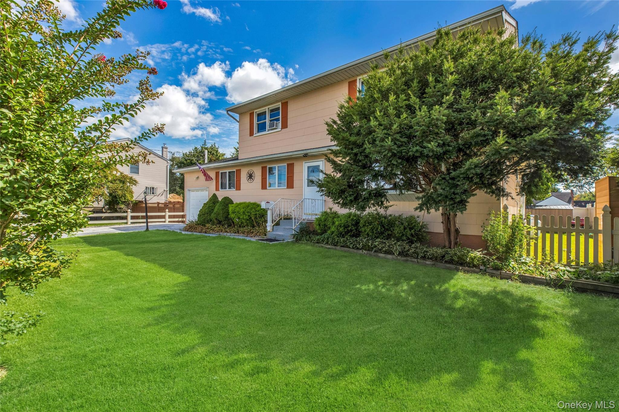 1208 America Avenue – For Sale photo 2