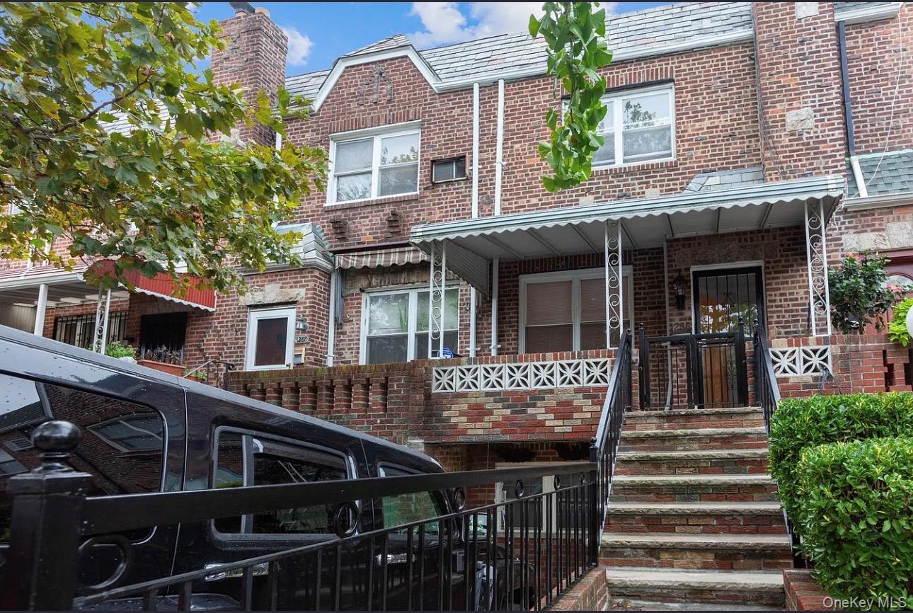 1286 E 49th Street E – For Sale