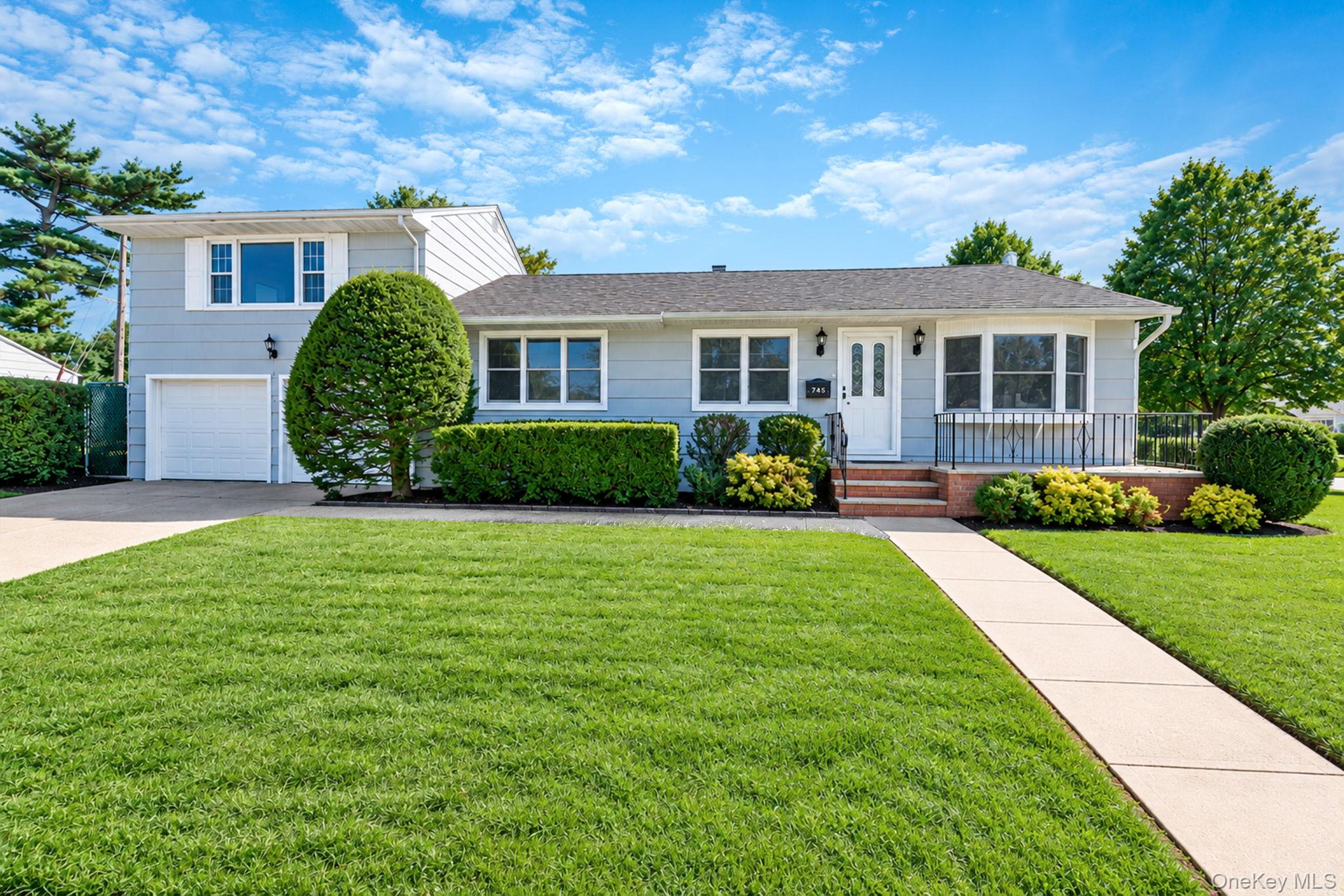 745 Anderson Avenue – For Sale photo 3