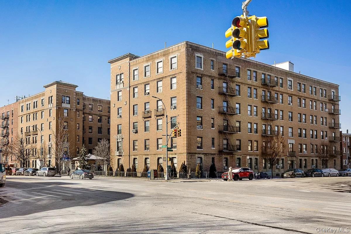 148-09 Northern Boulevard #3K
