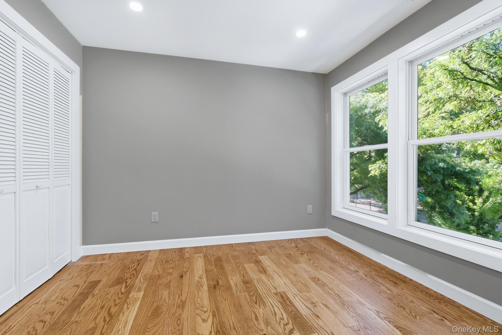 72 Beekman Avenue, Unit 2nd Floor photo 18
