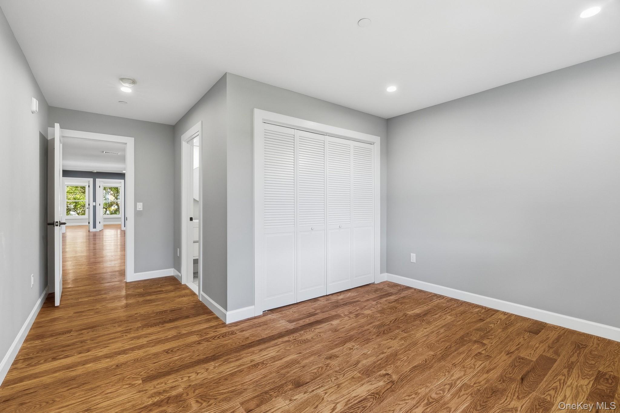 72 Beekman Avenue, Unit 2nd Floor photo 13