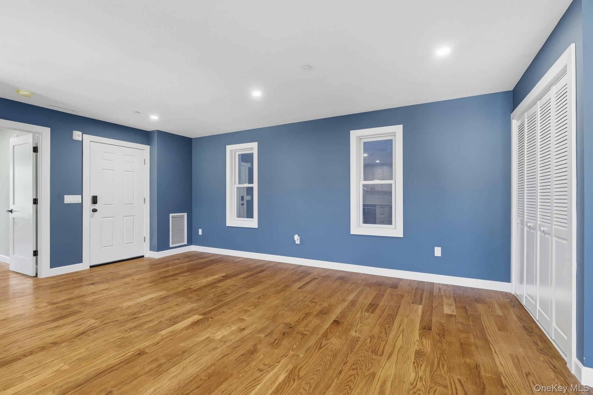 72 Beekman Avenue, Unit 2nd Floor photo 5