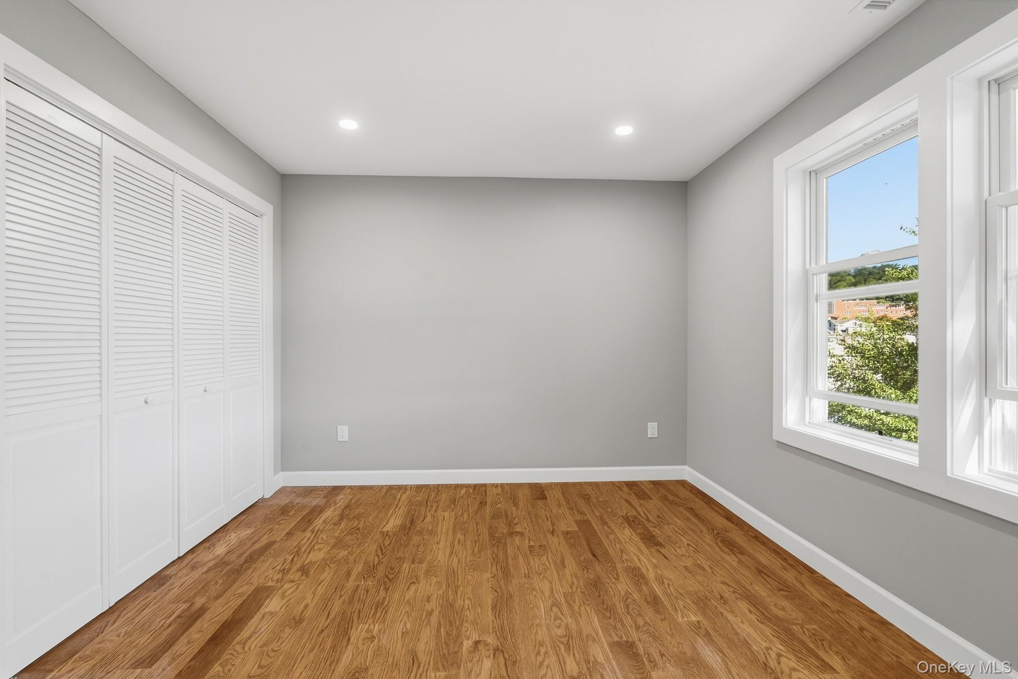 72 Beekman Avenue, Unit 2nd Floor photo 14