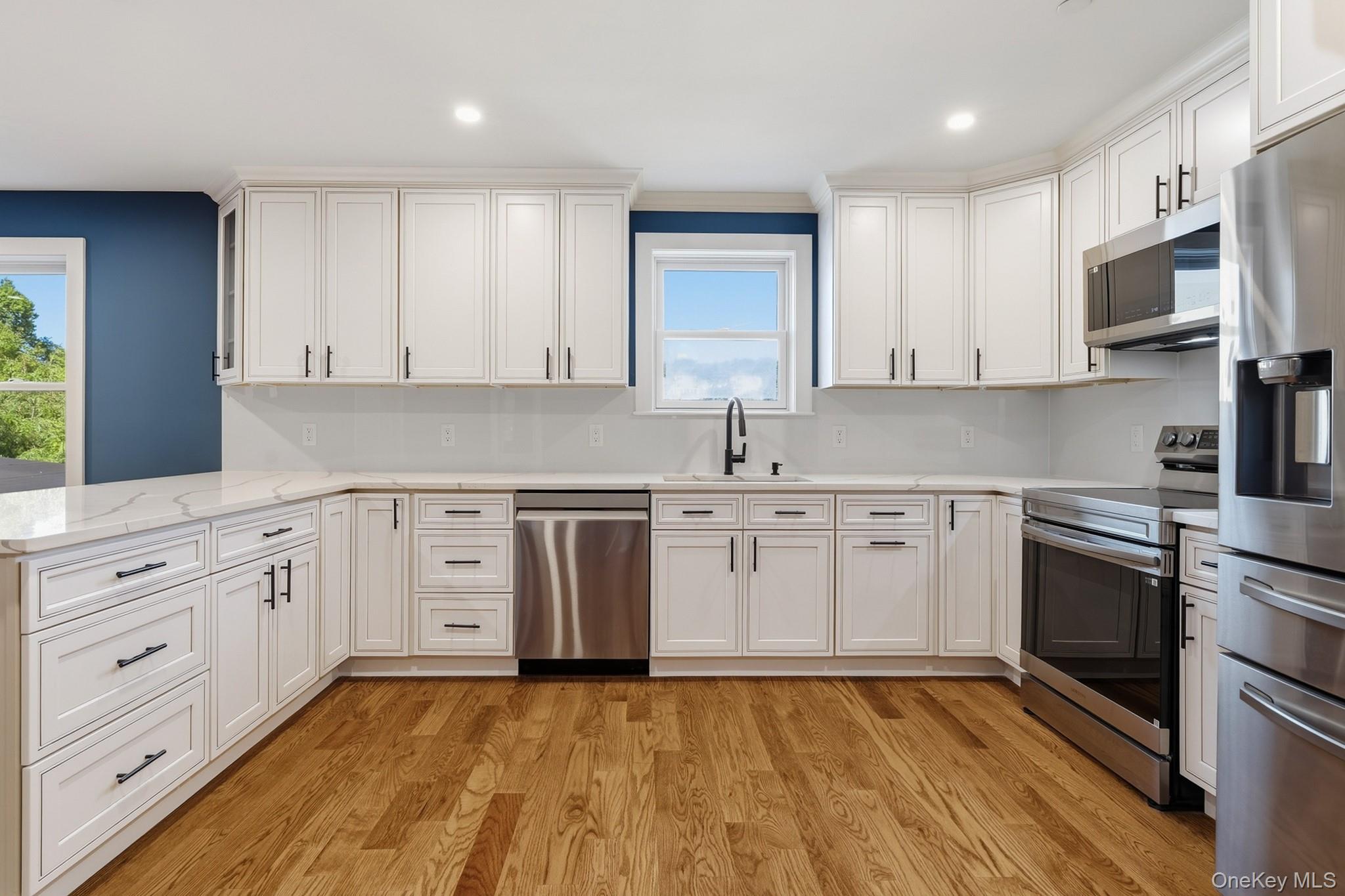 72 Beekman Avenue, Unit 2nd Floor photo 2