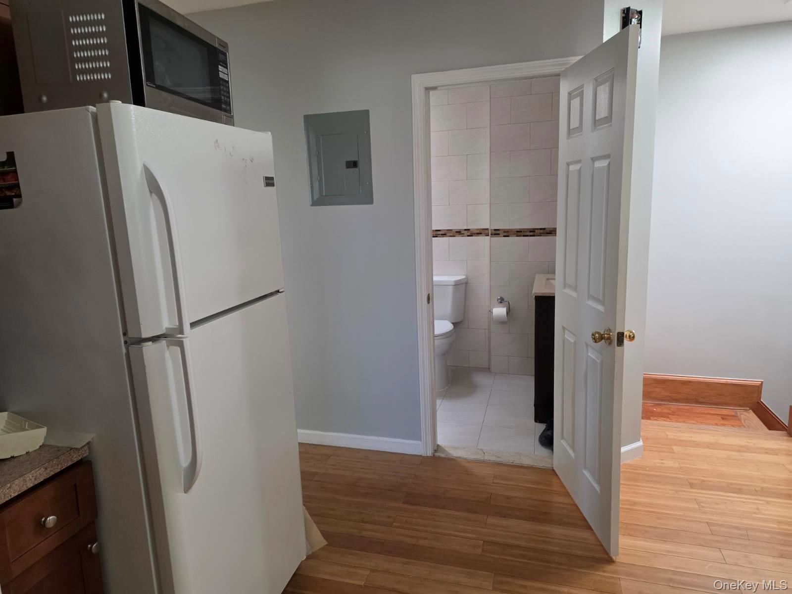 102-16 Park Ln S, Unit 2 photo 7