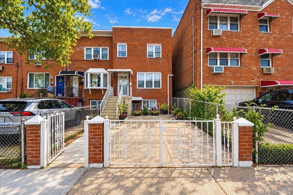 1360 Edwards Avenue – For Sale