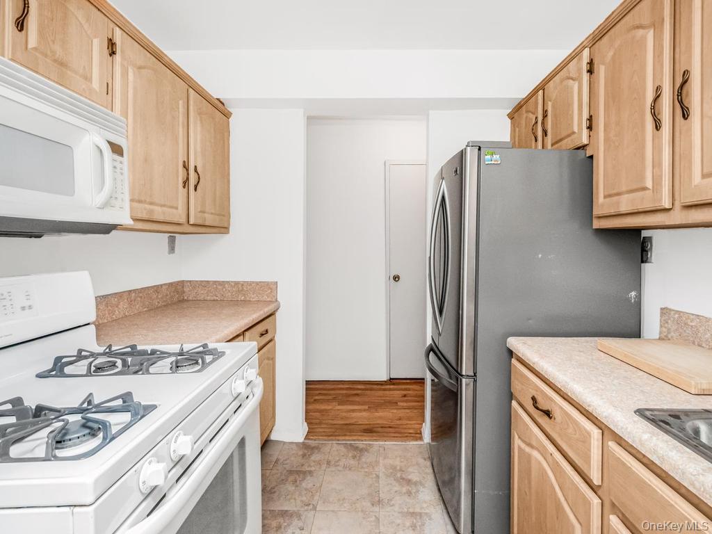 2736 Independence Avenue, Unit 2E photo 7