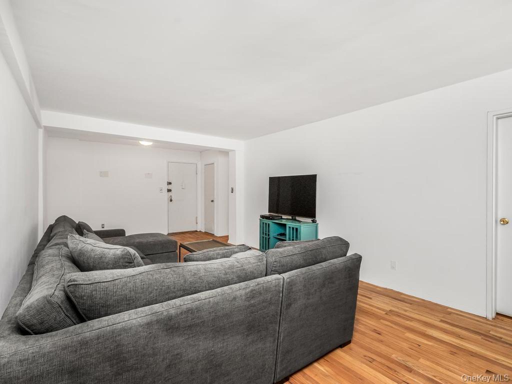 2736 Independence Avenue, Unit 2E photo 5
