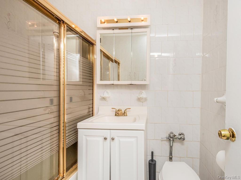 2736 Independence Avenue, Unit 2E photo 9