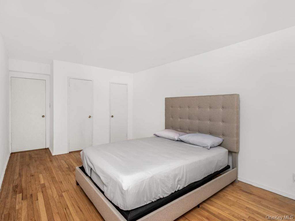 2736 Independence Avenue, Unit 2E photo 2
