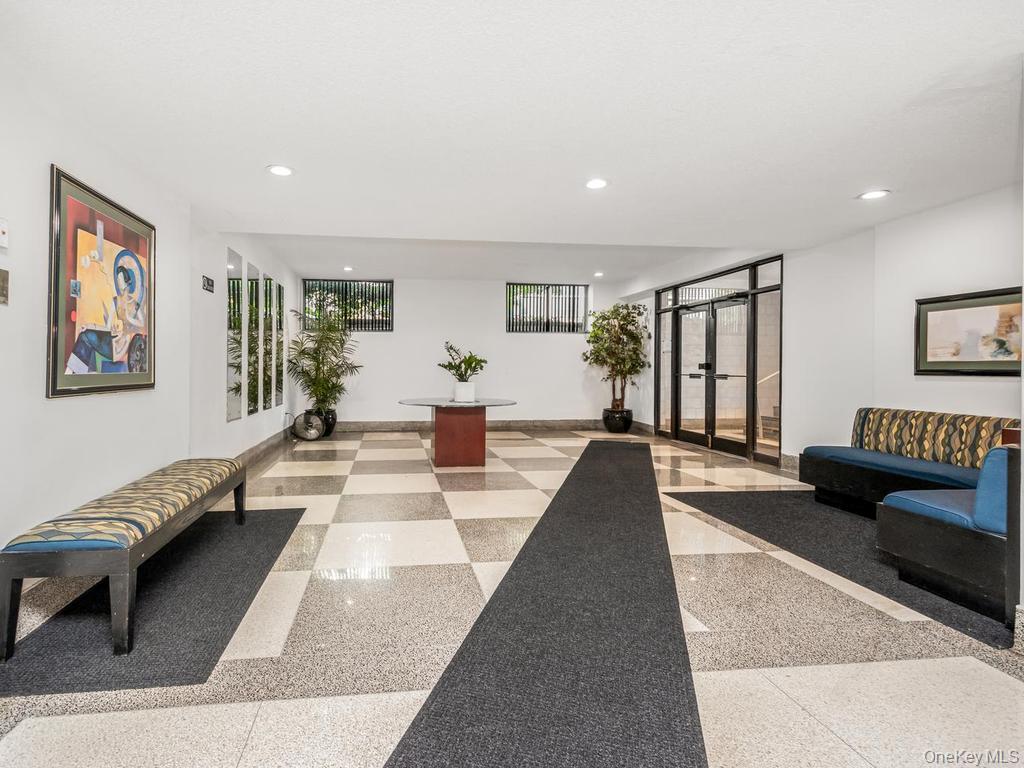 2736 Independence Avenue, Unit 2E photo 10