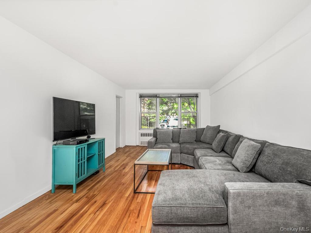 2736 Independence Avenue, Unit 2E photo 4