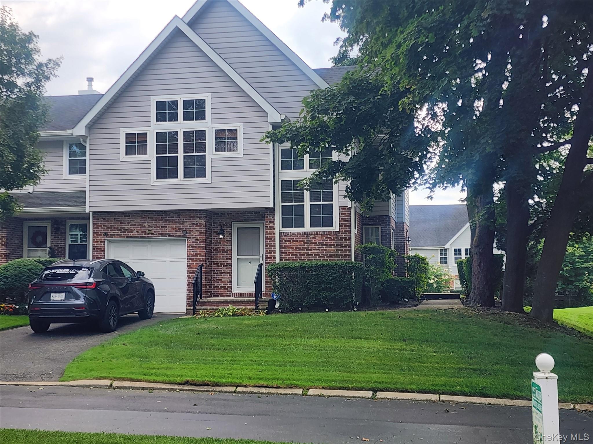 4 Sprucewood Boulevard – For Sale
