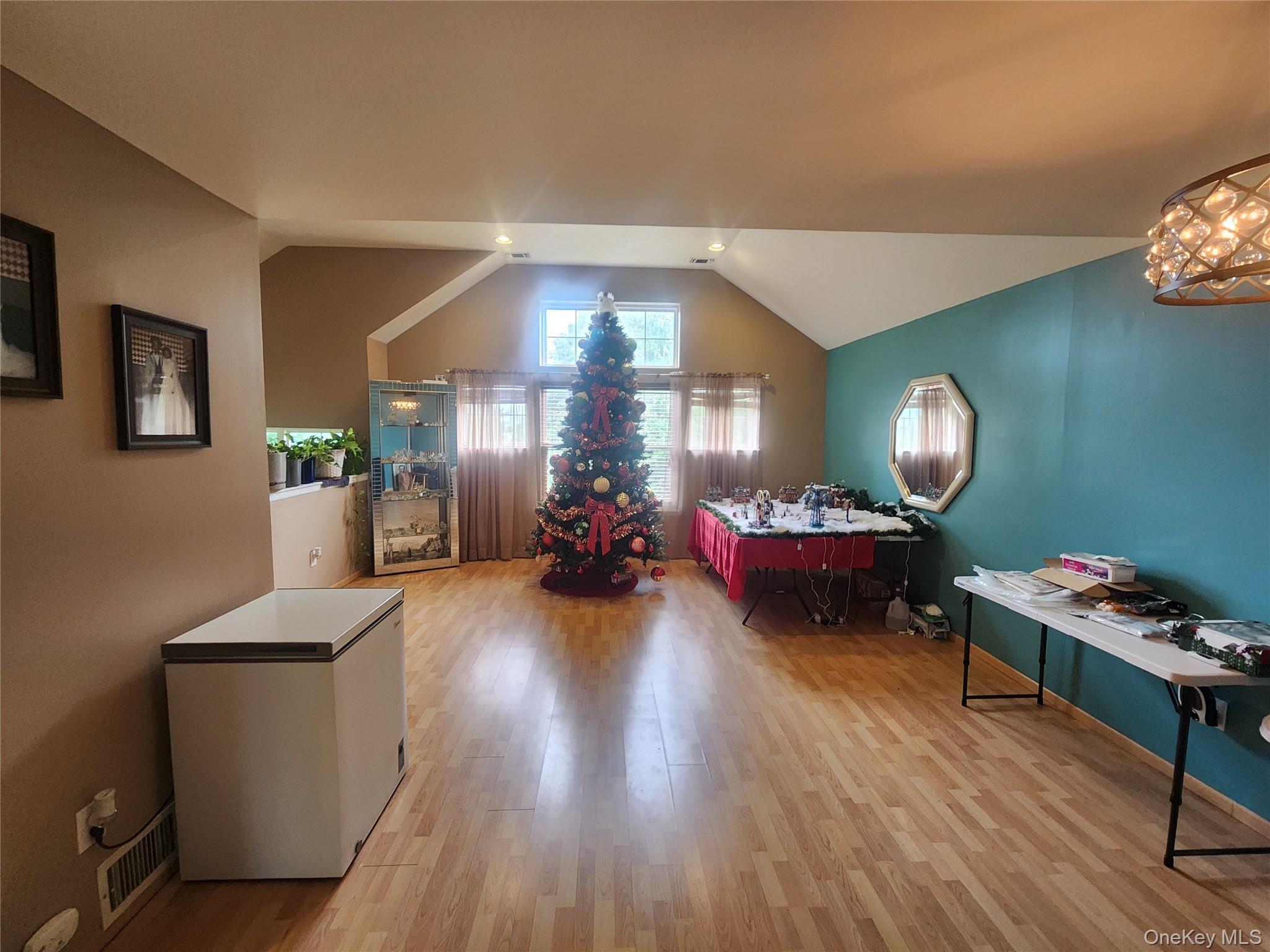 4 Sprucewood Boulevard – For Sale photo 17