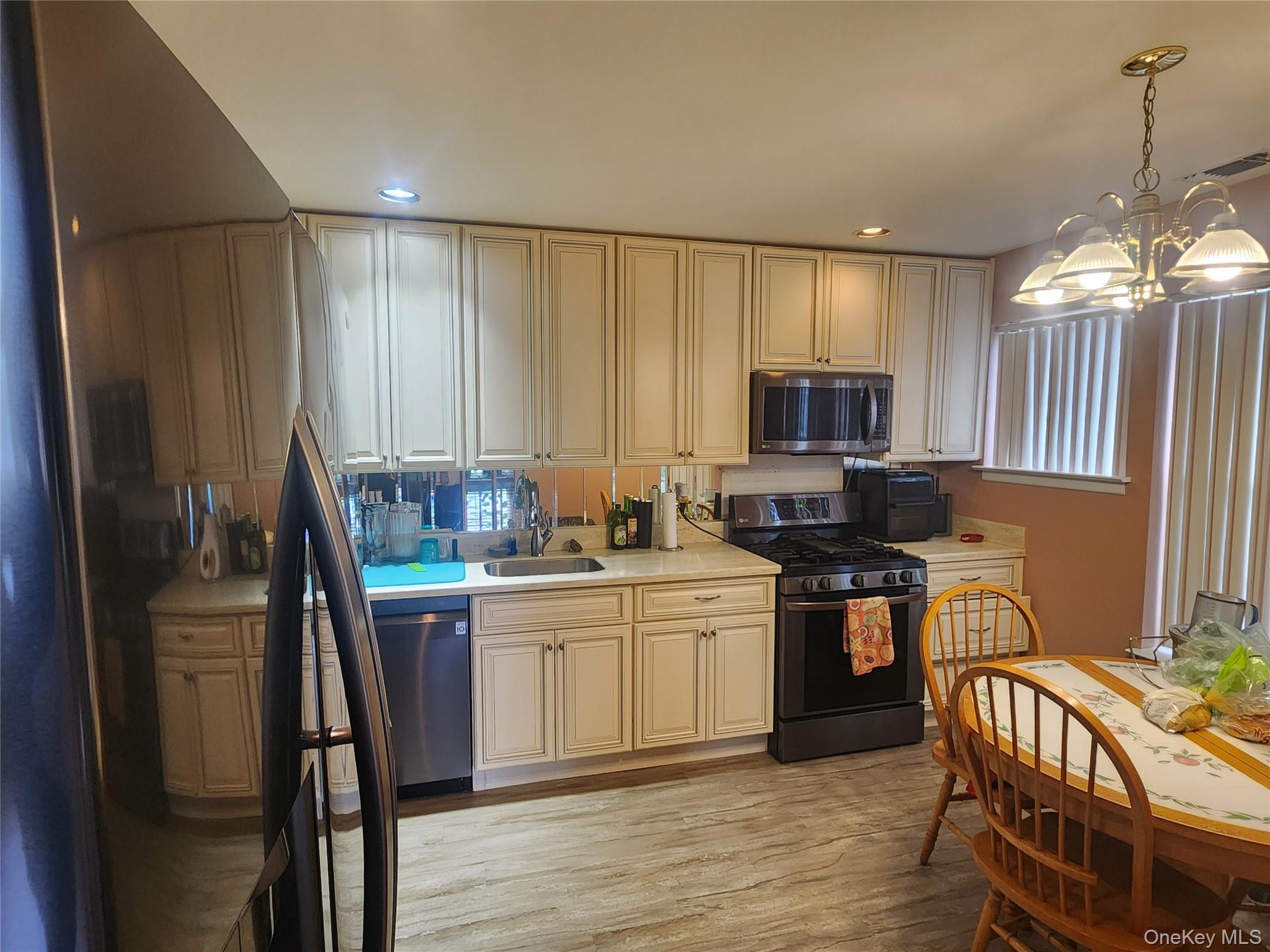 4 Sprucewood Boulevard – For Sale photo 13