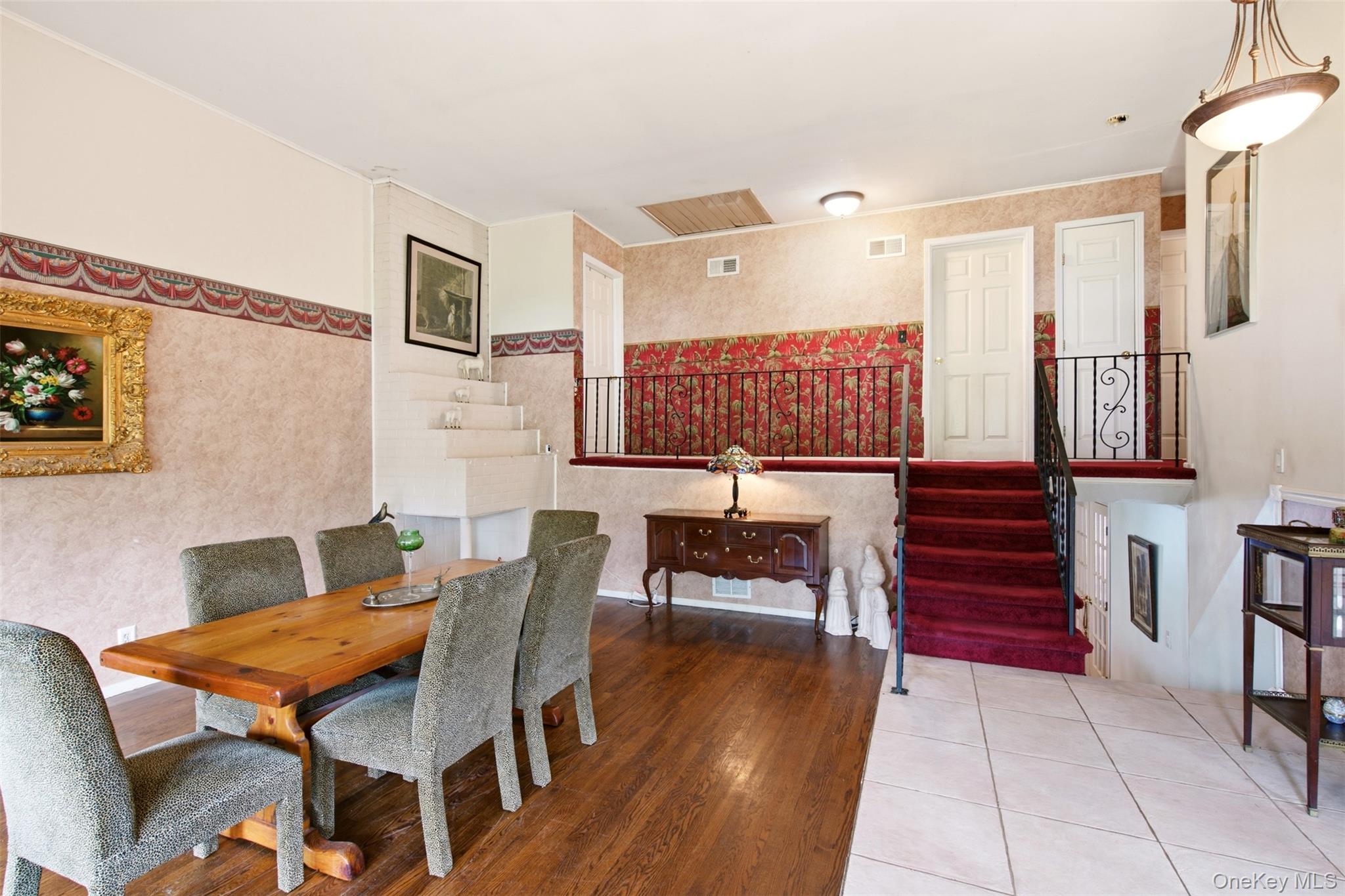 20 Old Town Lane – For Sale photo 4