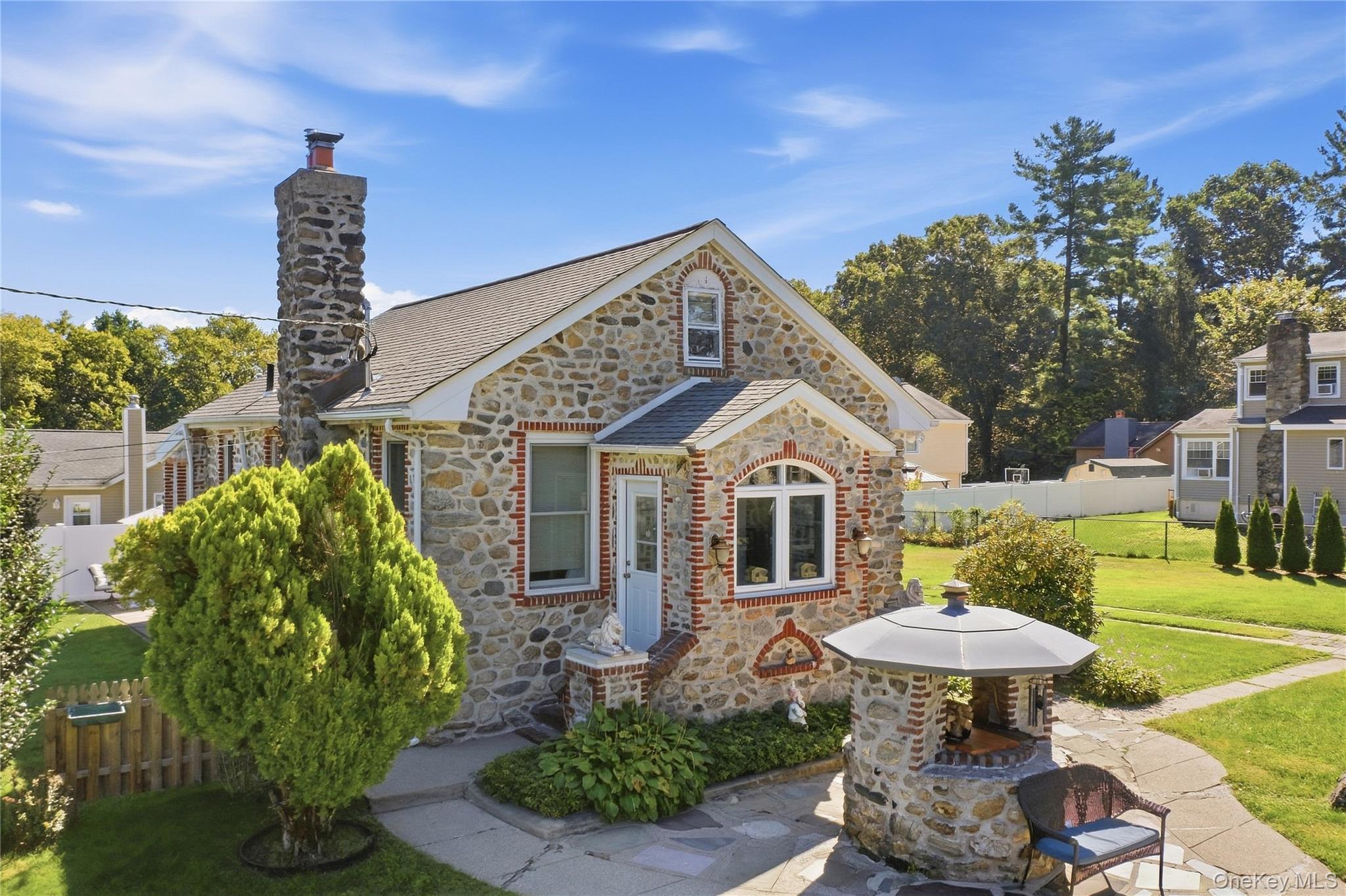18 Old Mill Road – For Sale photo 2