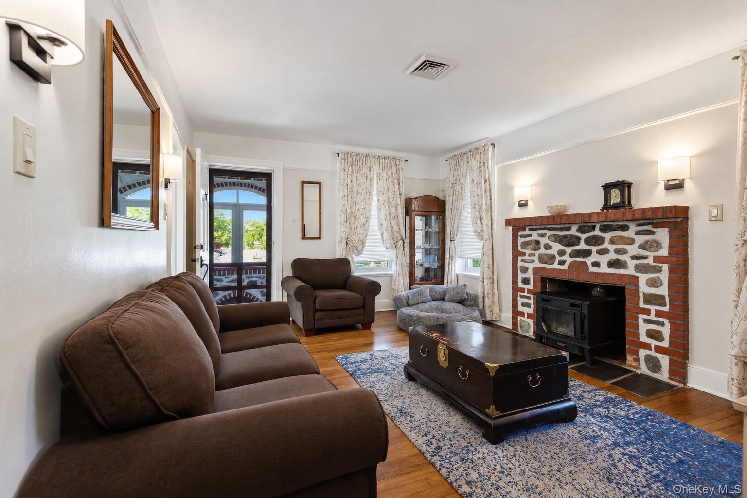18 Old Mill Road – For Sale photo 4