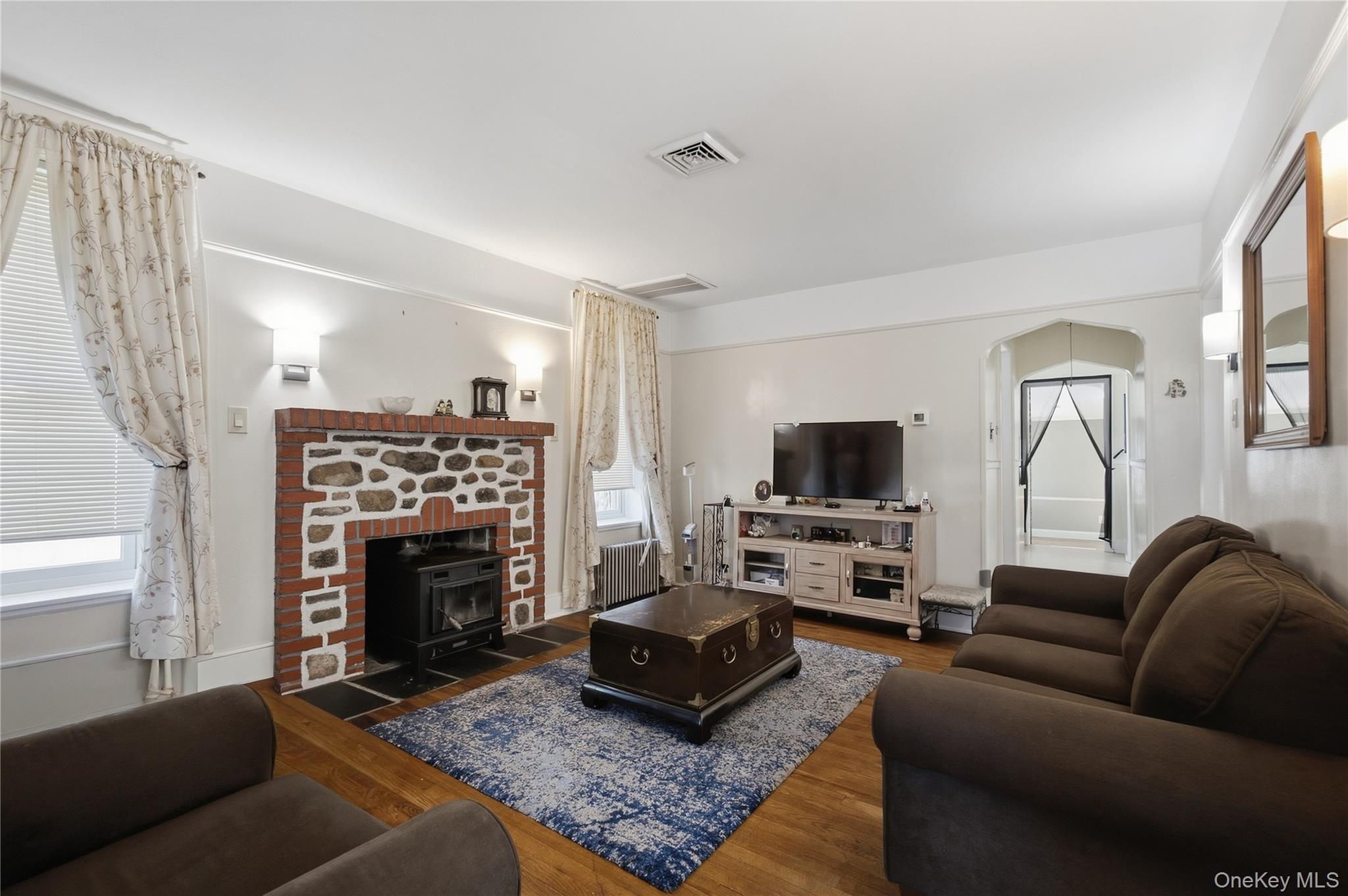 18 Old Mill Road – For Sale photo 3