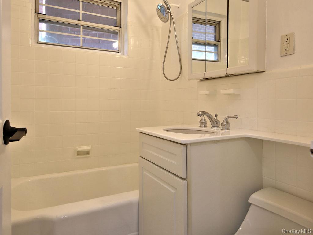 100 Theodore Fremd Avenue, Unit A1H photo 7