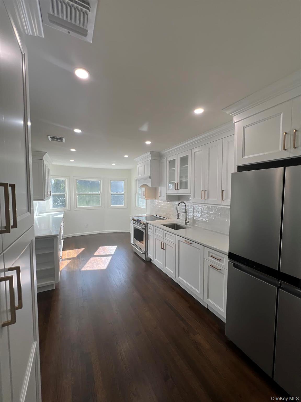 19 Bunkerhill Drive – For Rent photo 8