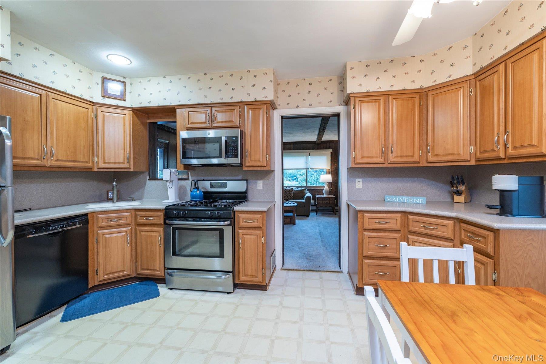 87 Woods Avenue – For Sale photo 7