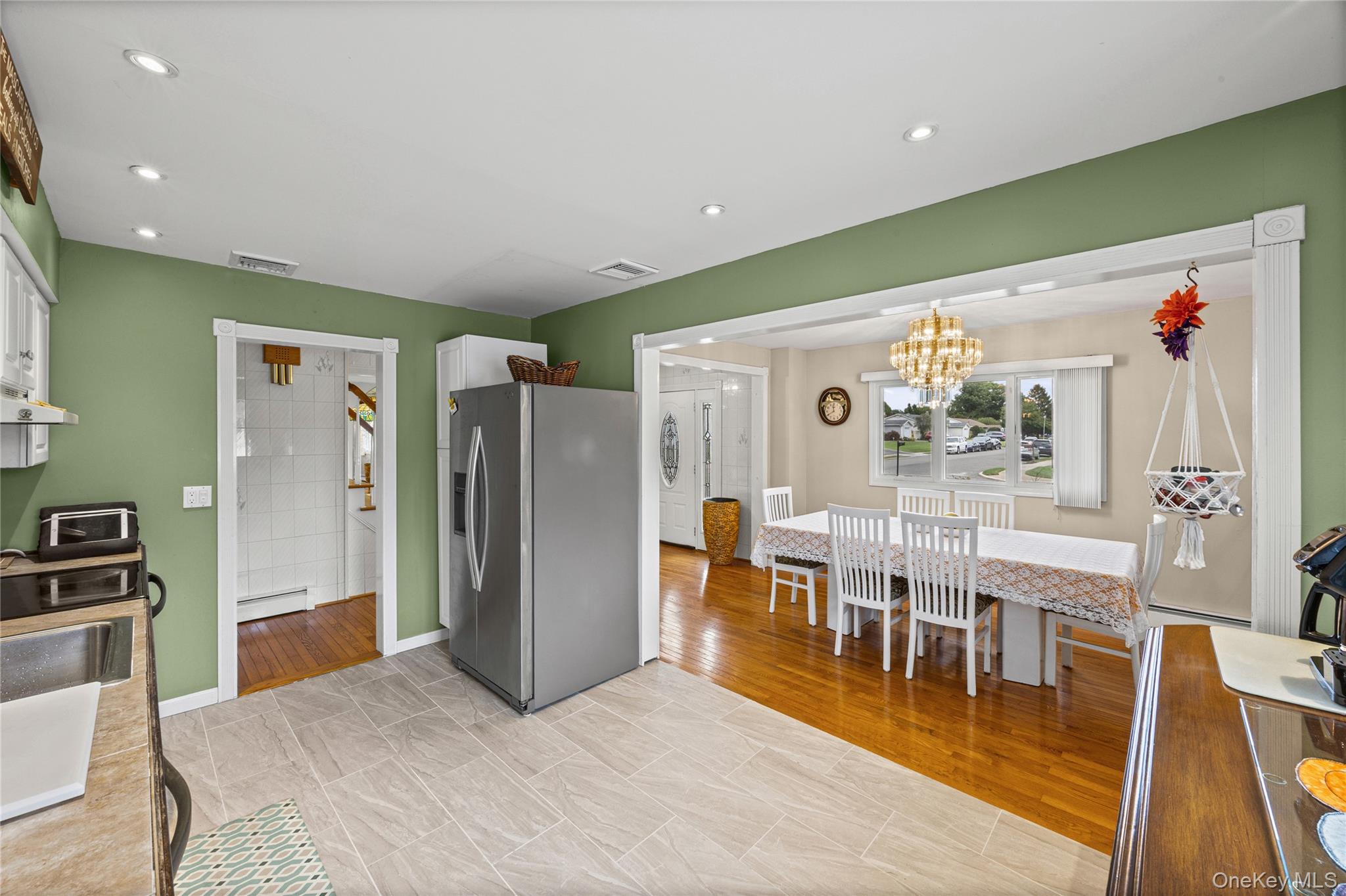 822 Coates Avenue – For Sale photo 11