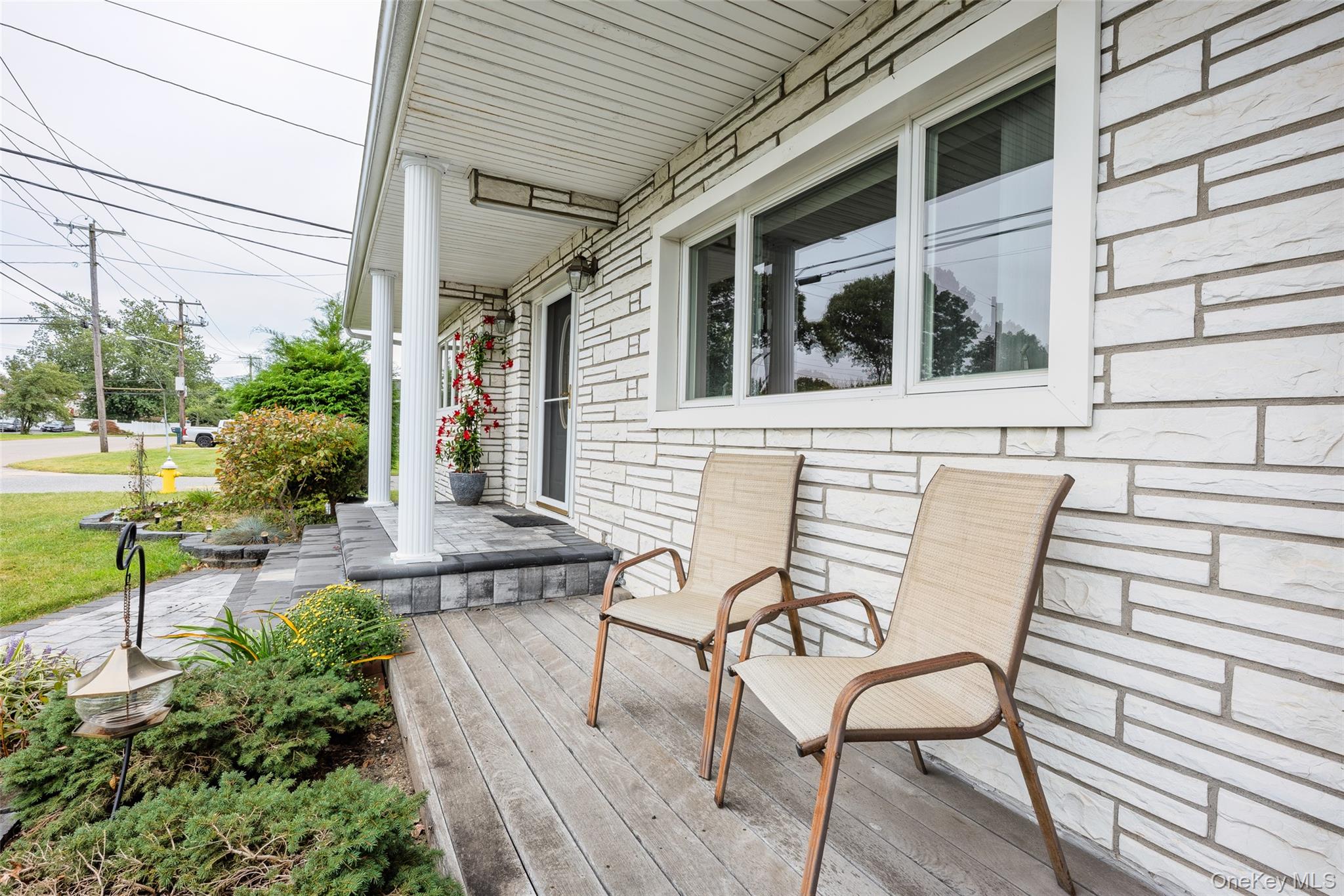 822 Coates Avenue – For Sale photo 3