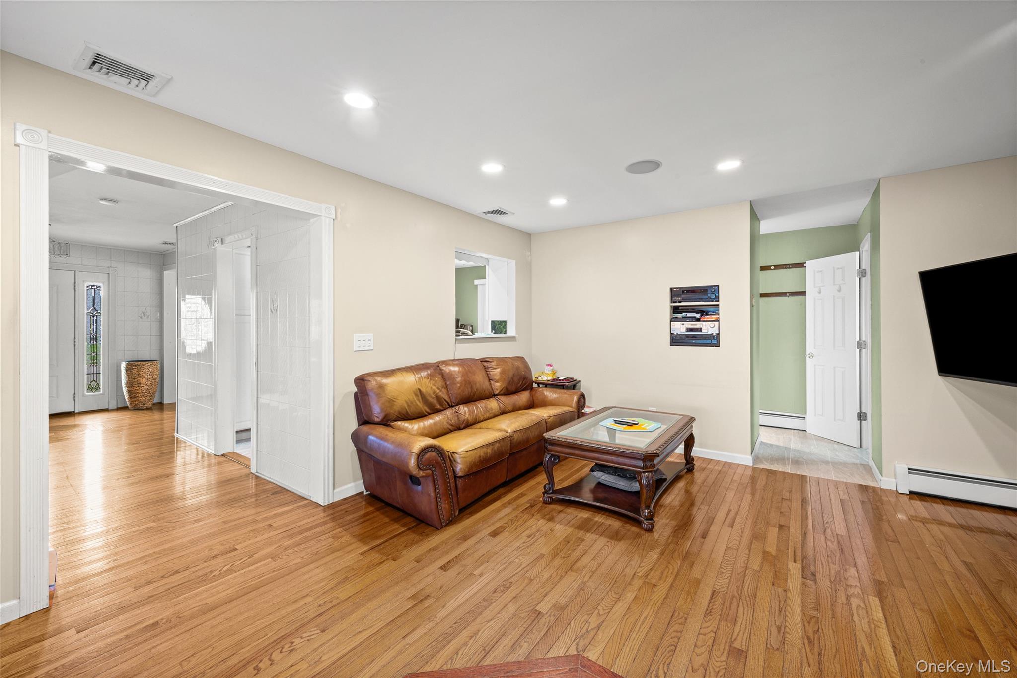 822 Coates Avenue – For Sale photo 21