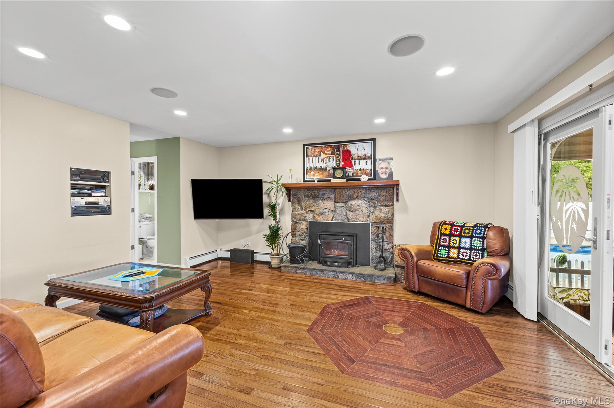 822 Coates Avenue – For Sale photo 19