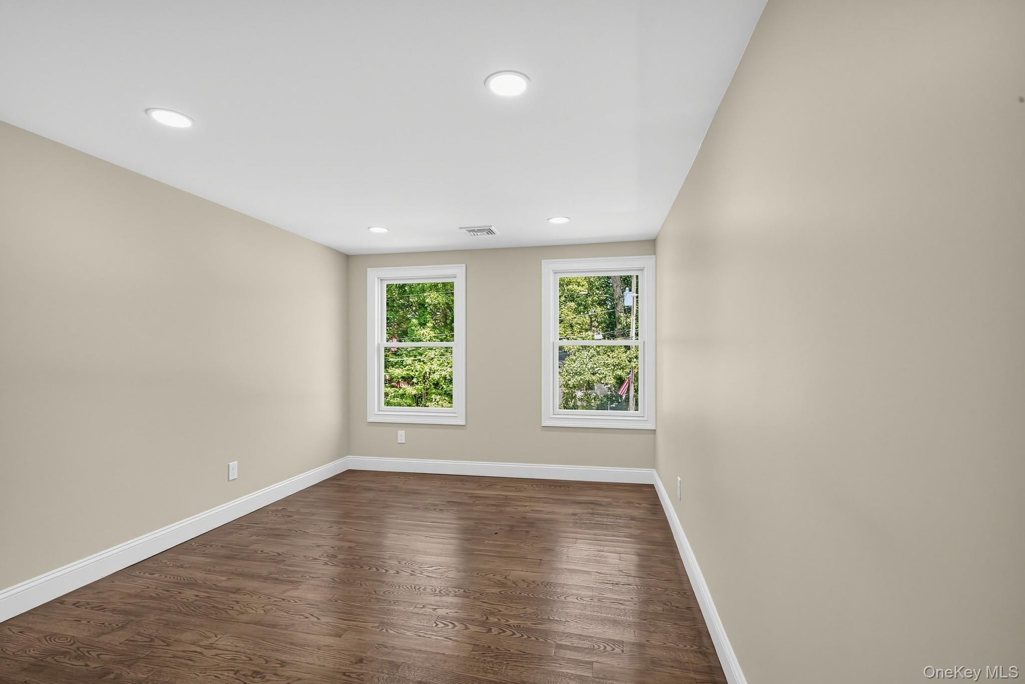 355 Forest Lane – For Sale photo 22