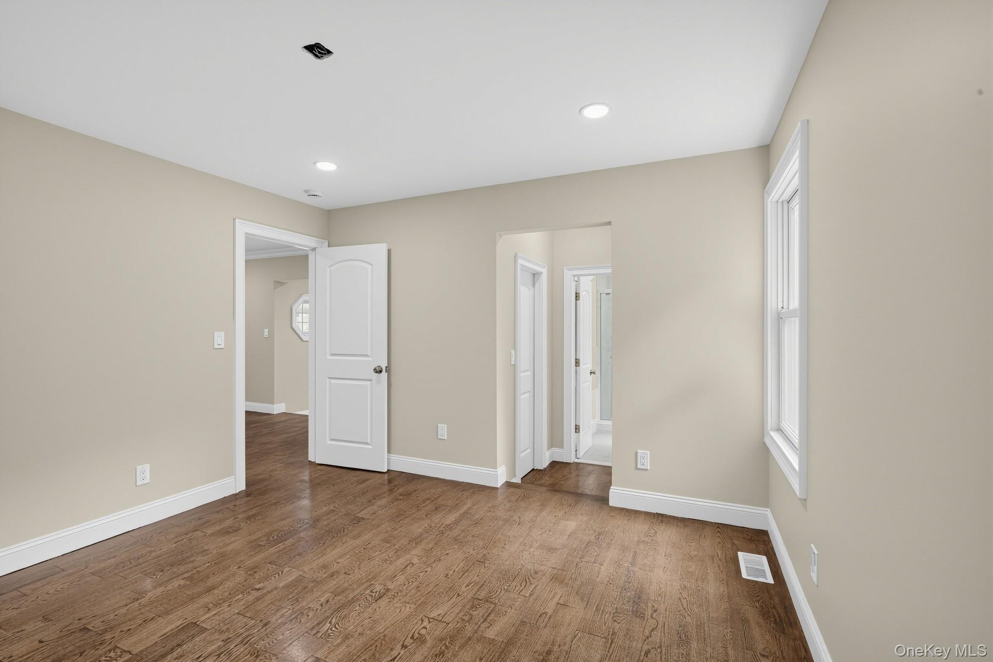 355 Forest Lane – For Sale photo 17