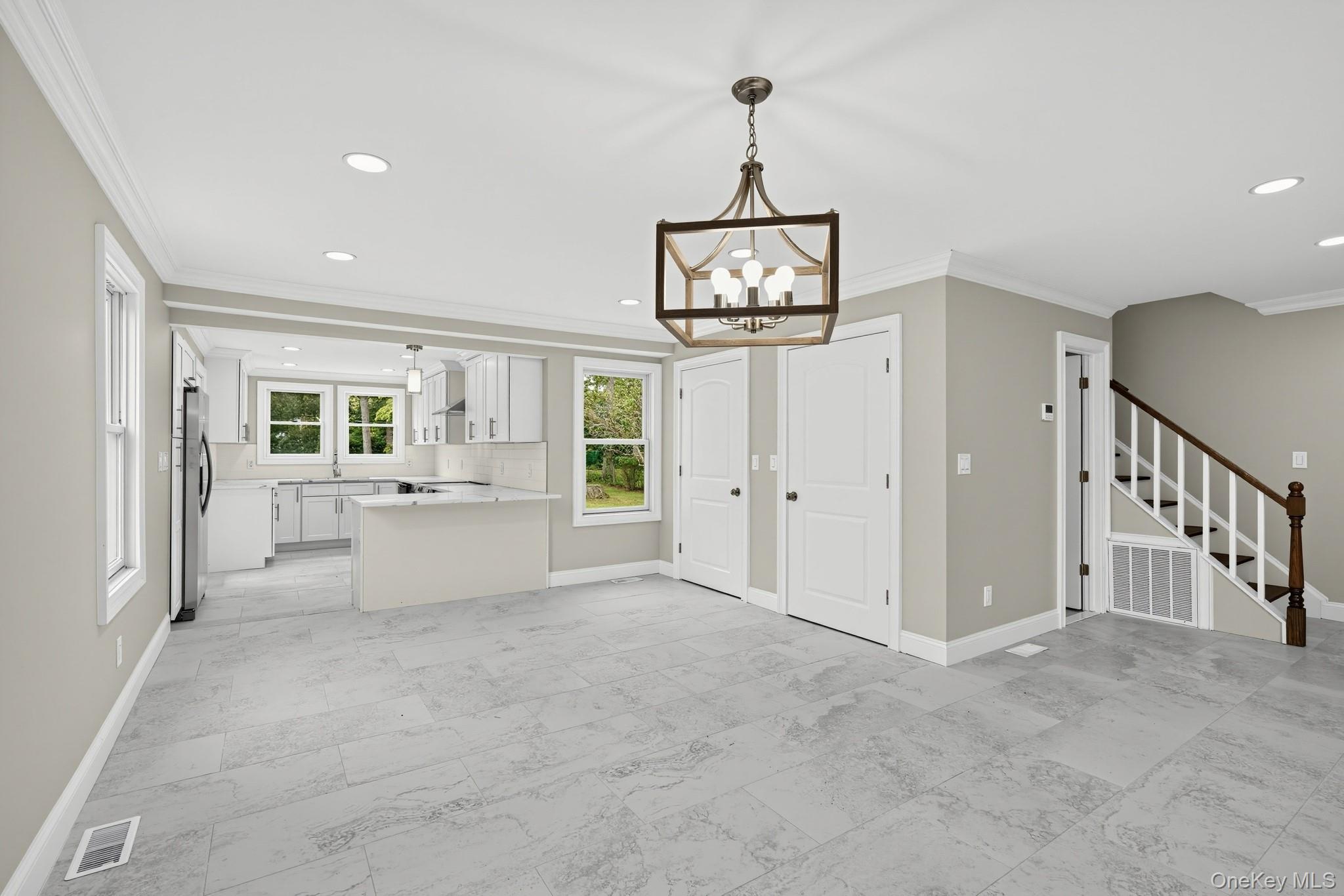 355 Forest Lane – For Sale photo 3