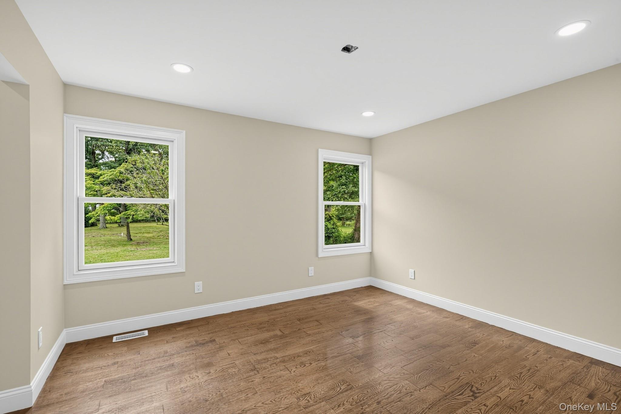 355 Forest Lane – For Sale photo 16