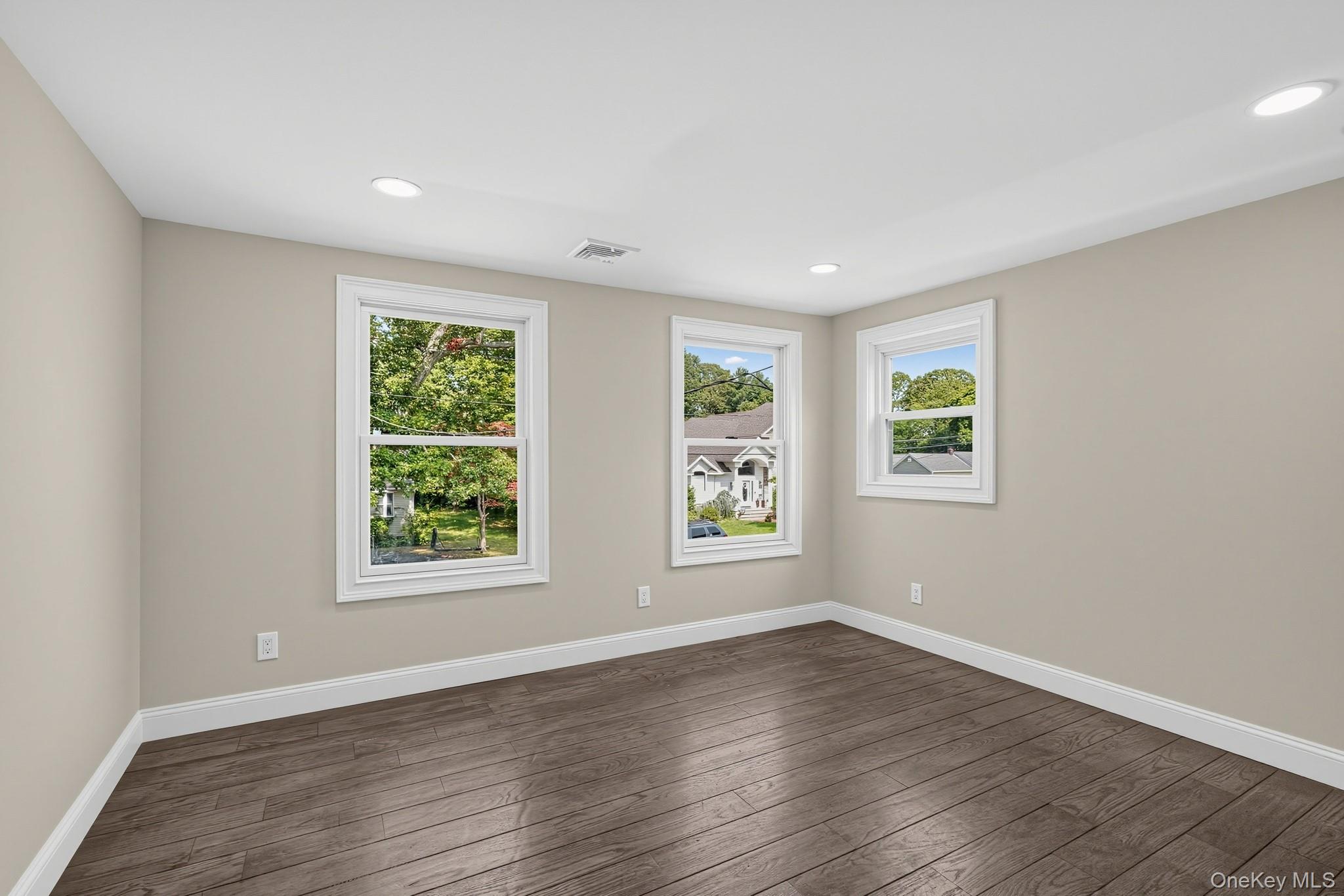 355 Forest Lane – For Sale photo 21